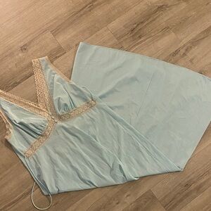 Vintage Vanity Fair 38 Teal Lace Nightgown